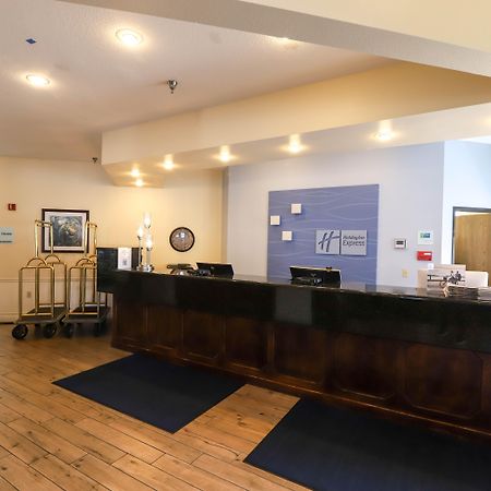 Holiday Inn Express St Ignace-Lake Central By Ihg St. Ignace Exterior foto