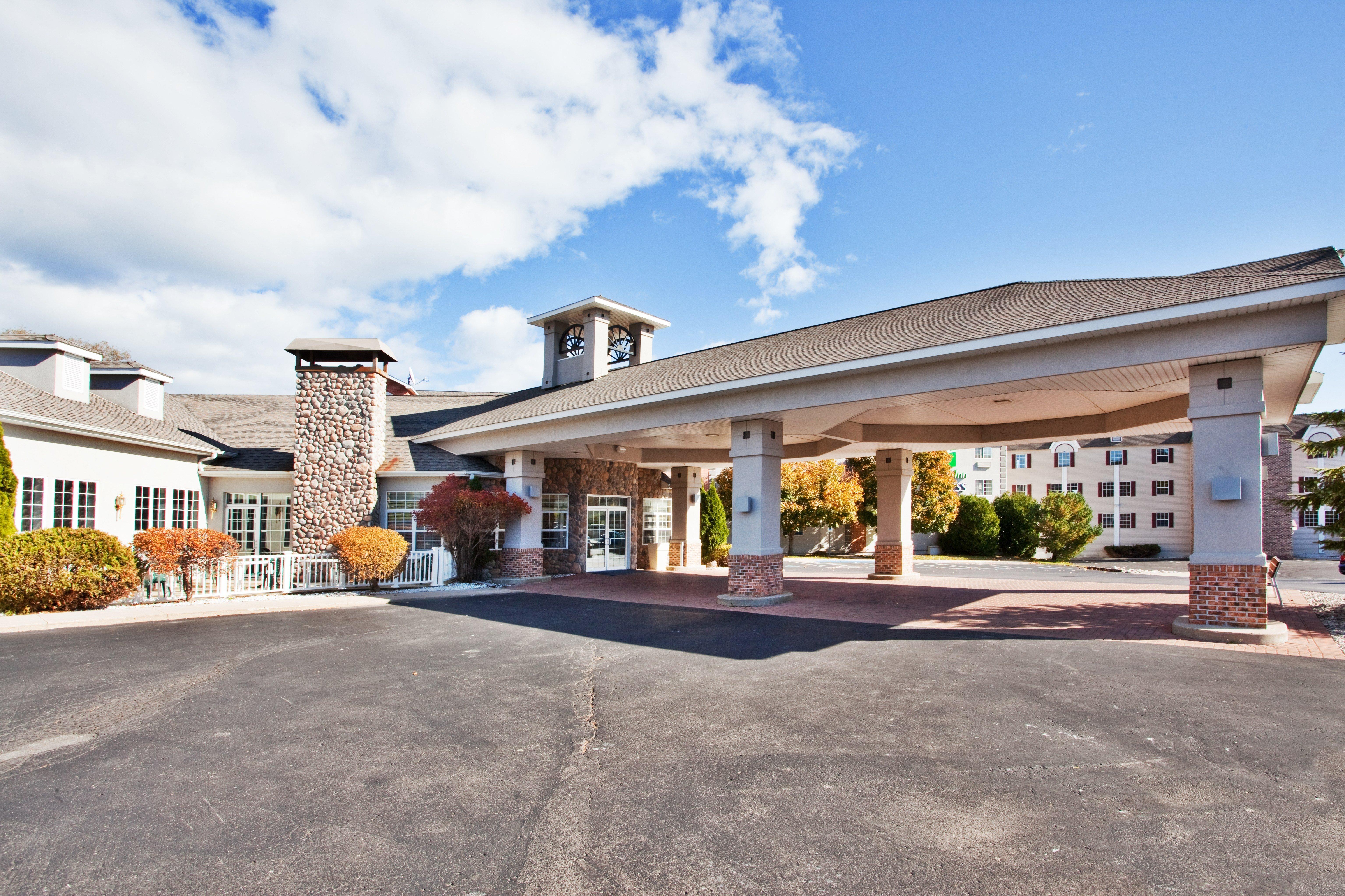 Holiday Inn Express St Ignace-Lake Central By Ihg St. Ignace Exterior foto