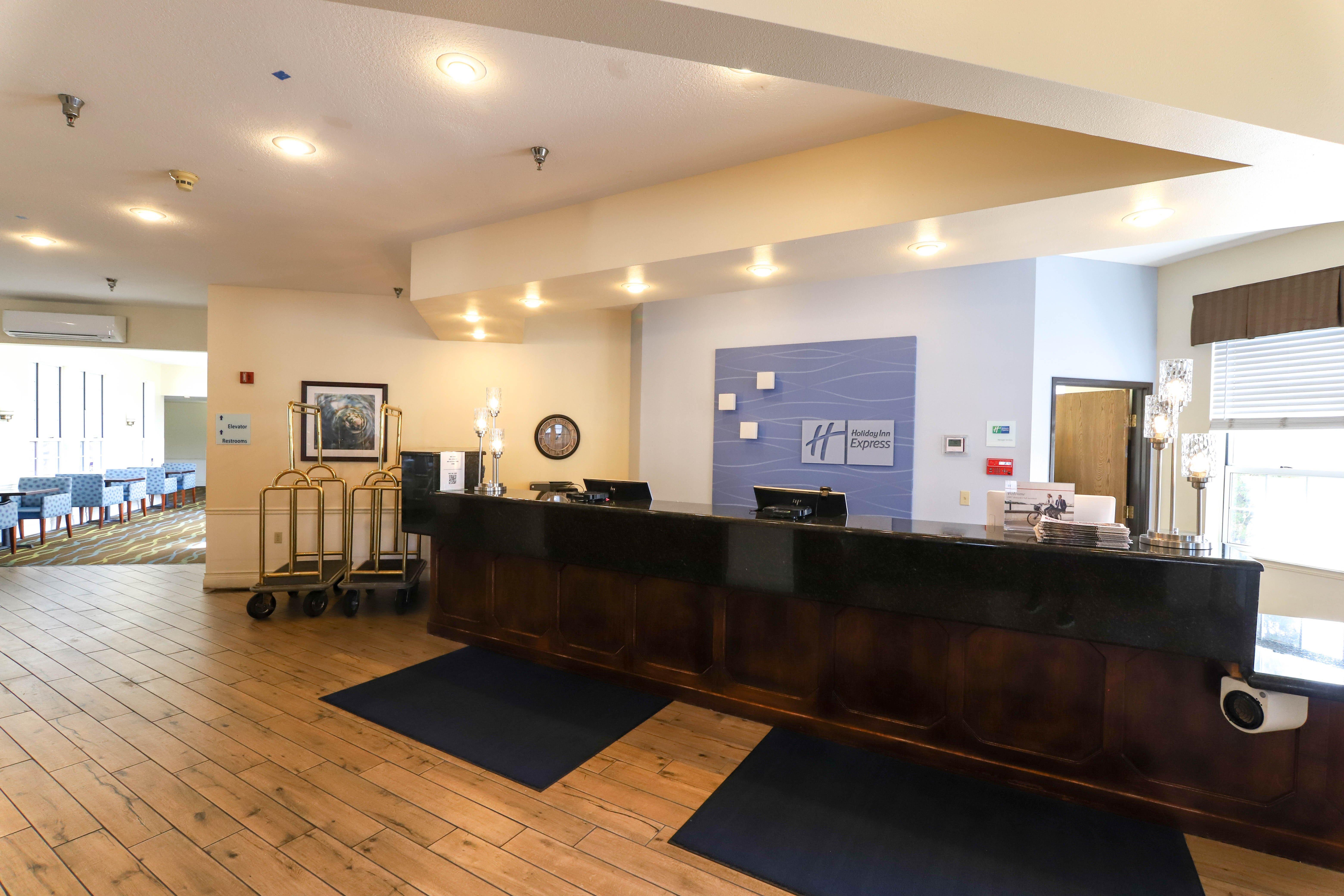 Holiday Inn Express St Ignace-Lake Central By Ihg St. Ignace Exterior foto