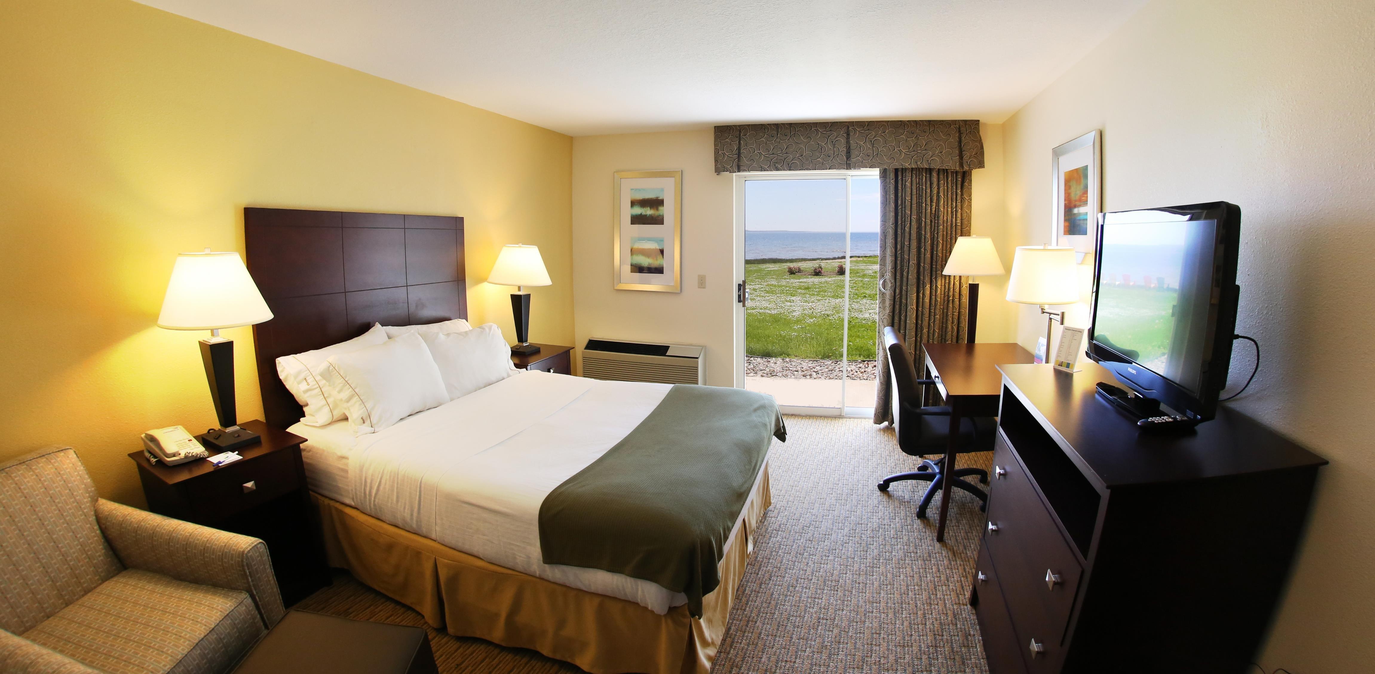 Holiday Inn Express St Ignace-Lake Central By Ihg St. Ignace Exterior foto