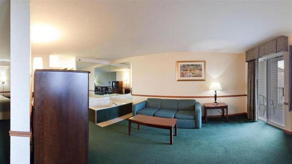 Holiday Inn Express St Ignace-Lake Central By Ihg St. Ignace Exterior foto