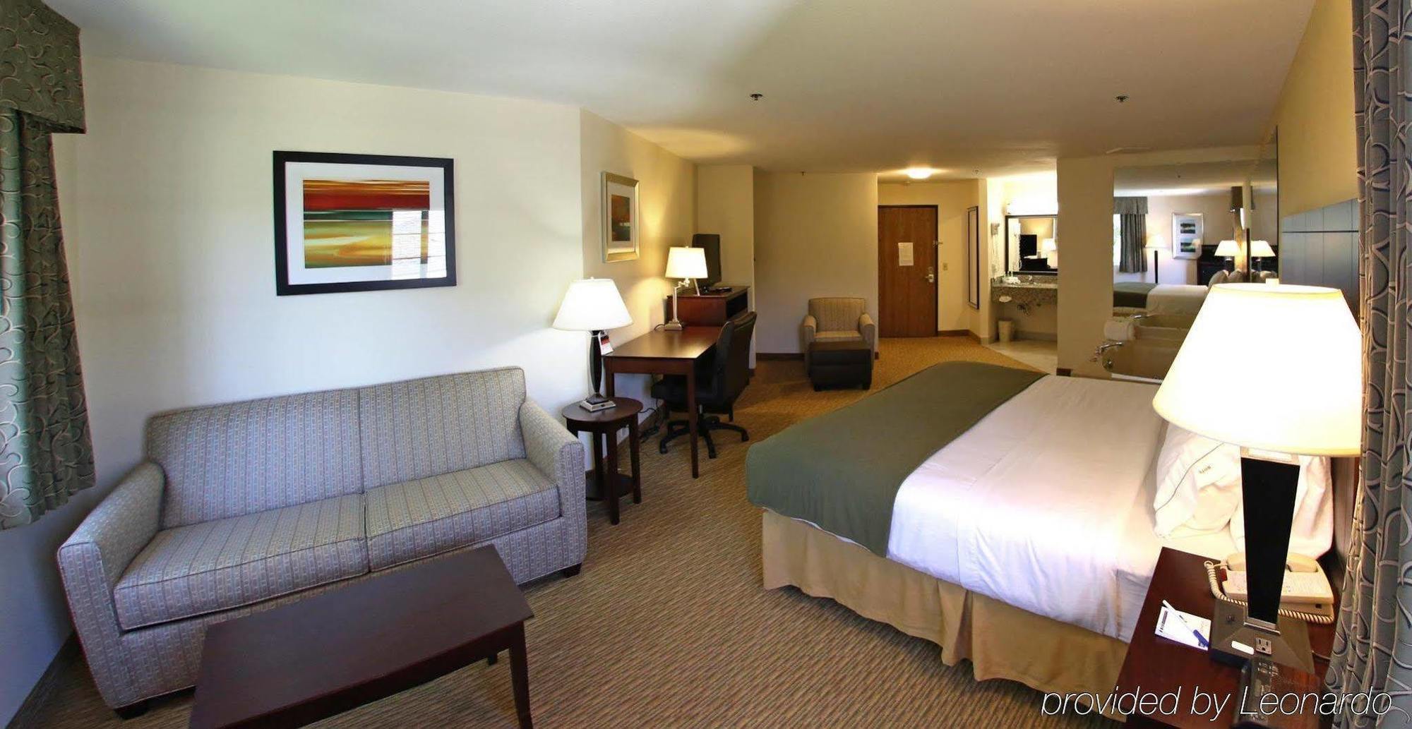 Holiday Inn Express St Ignace-Lake Central By Ihg St. Ignace Exterior foto